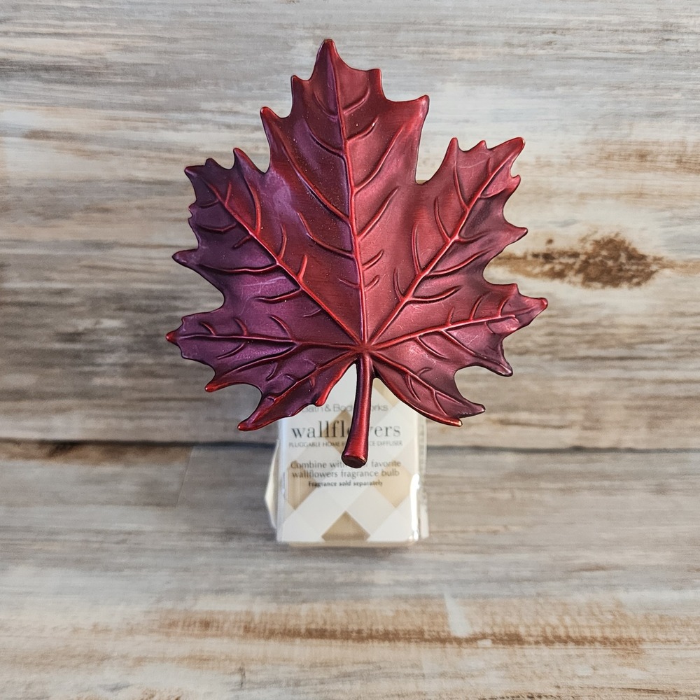 Bath & Body Works Wallflowers Red Metallic Maple Leaf Fragrance Plug Diffuser